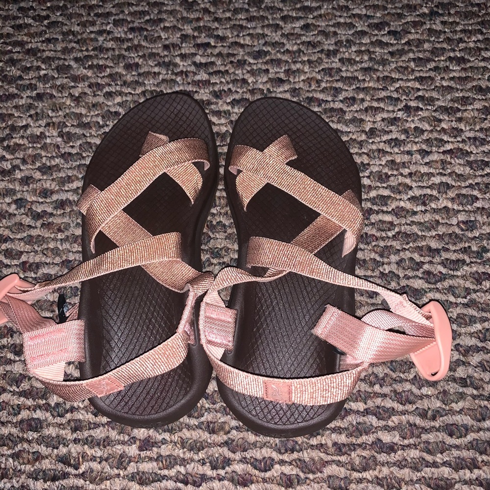 METALLIC ROSE CHACOS
